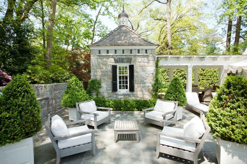 Pool House — Photo 5 of 10