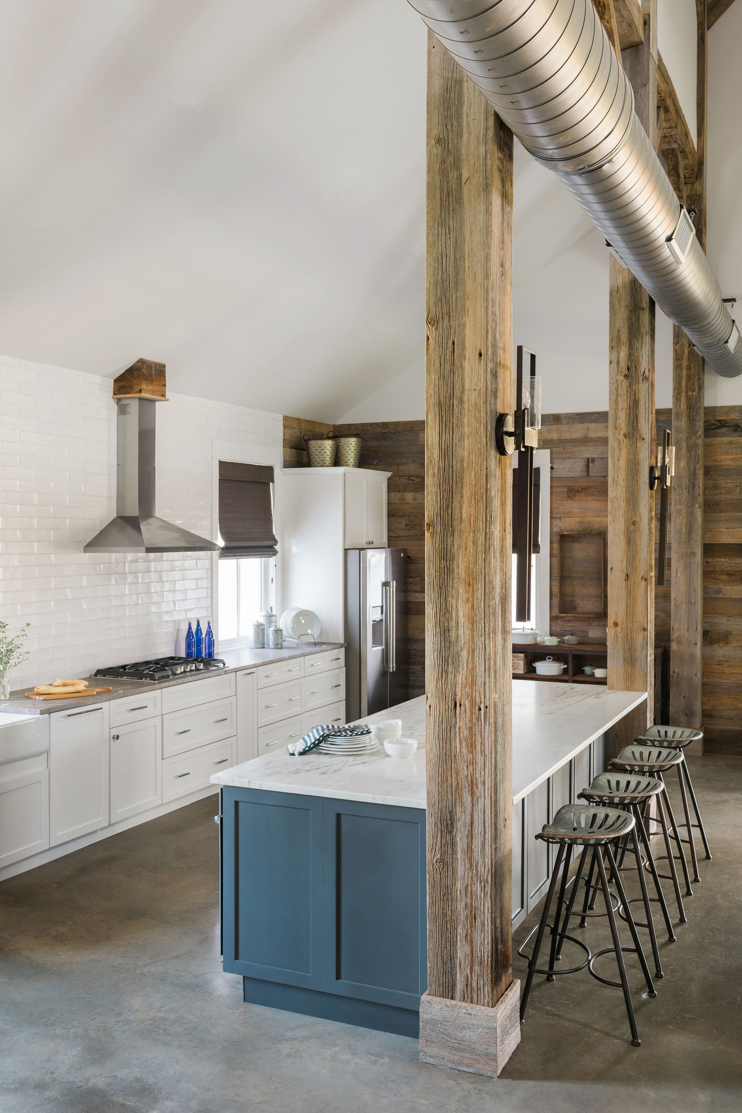 Entertainment Barn — Photo 4 of 13