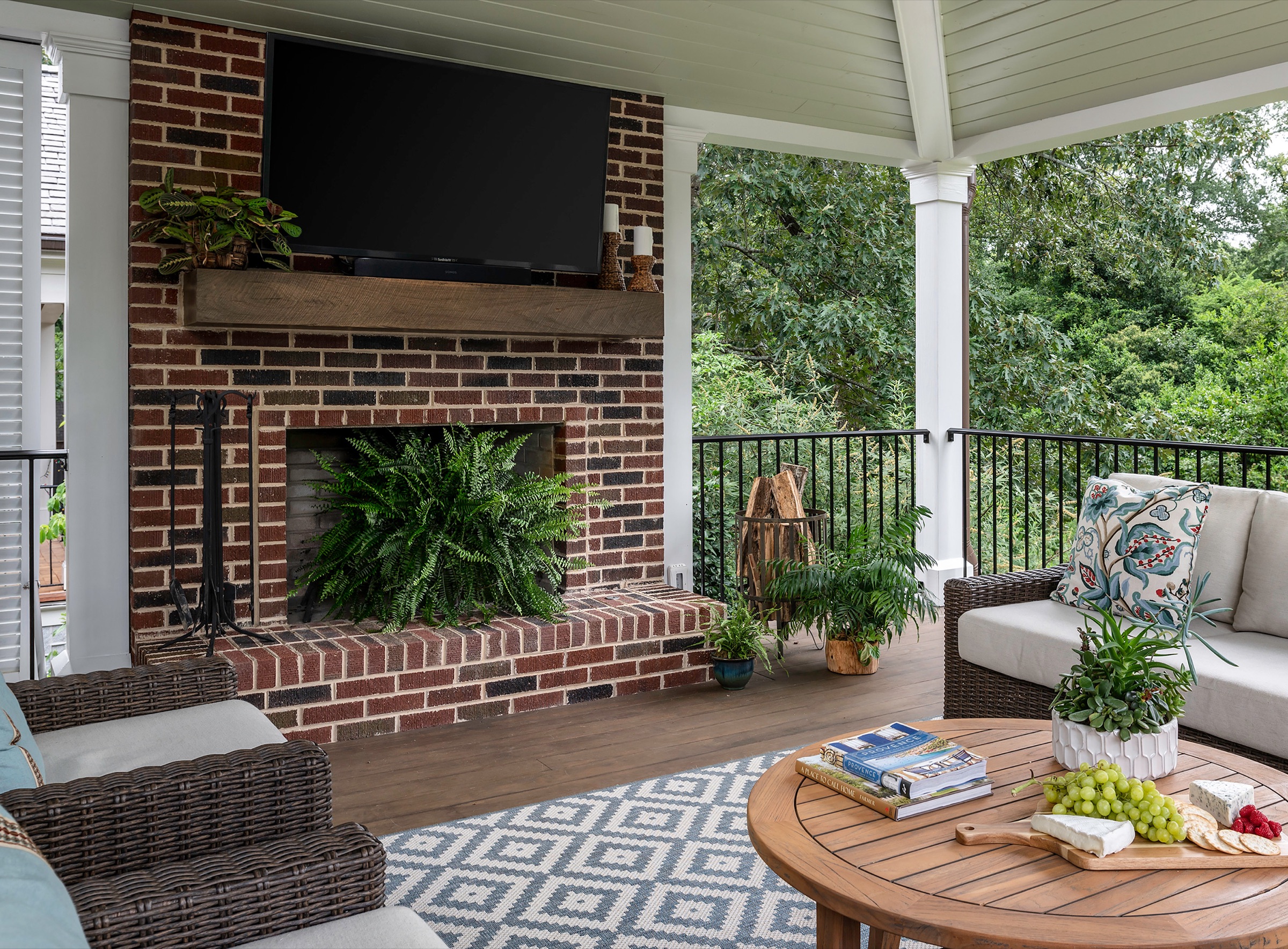 Veranda — Photo 5 of 6